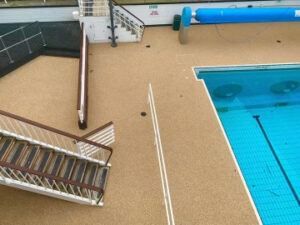 Resin bound surround at an outdoor swimming pool